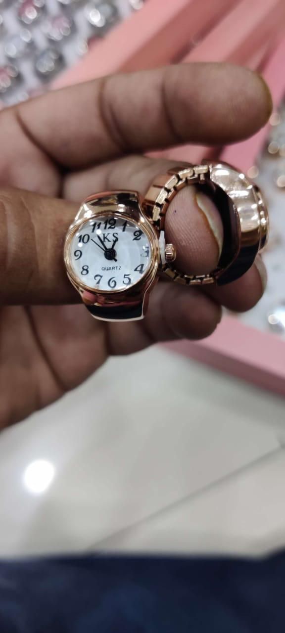 Ring Watch Analogue Quartz on Finger